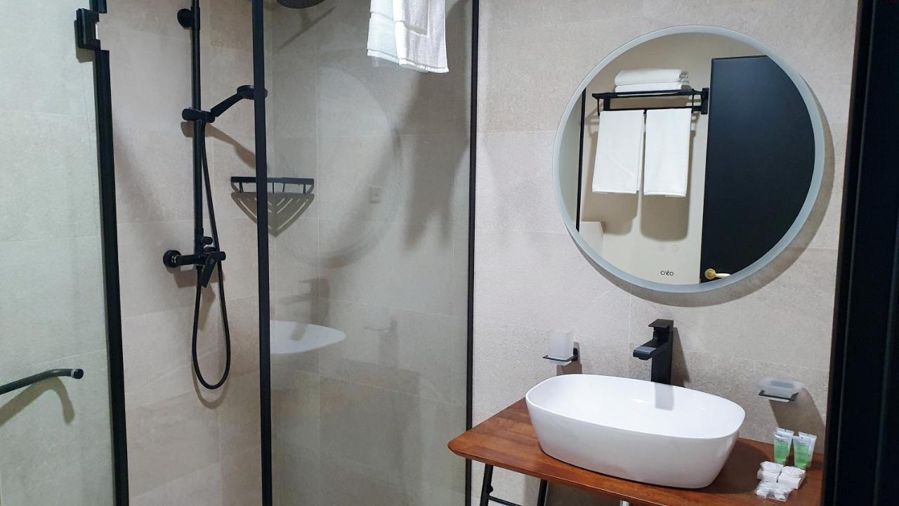 Carousel Hotel Тбилиси Екстериор снимка