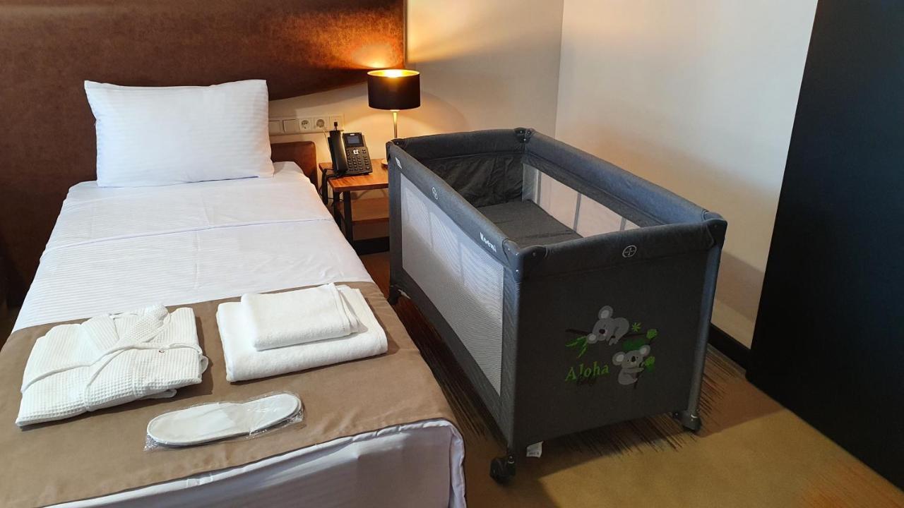 Carousel Hotel Тбилиси Екстериор снимка